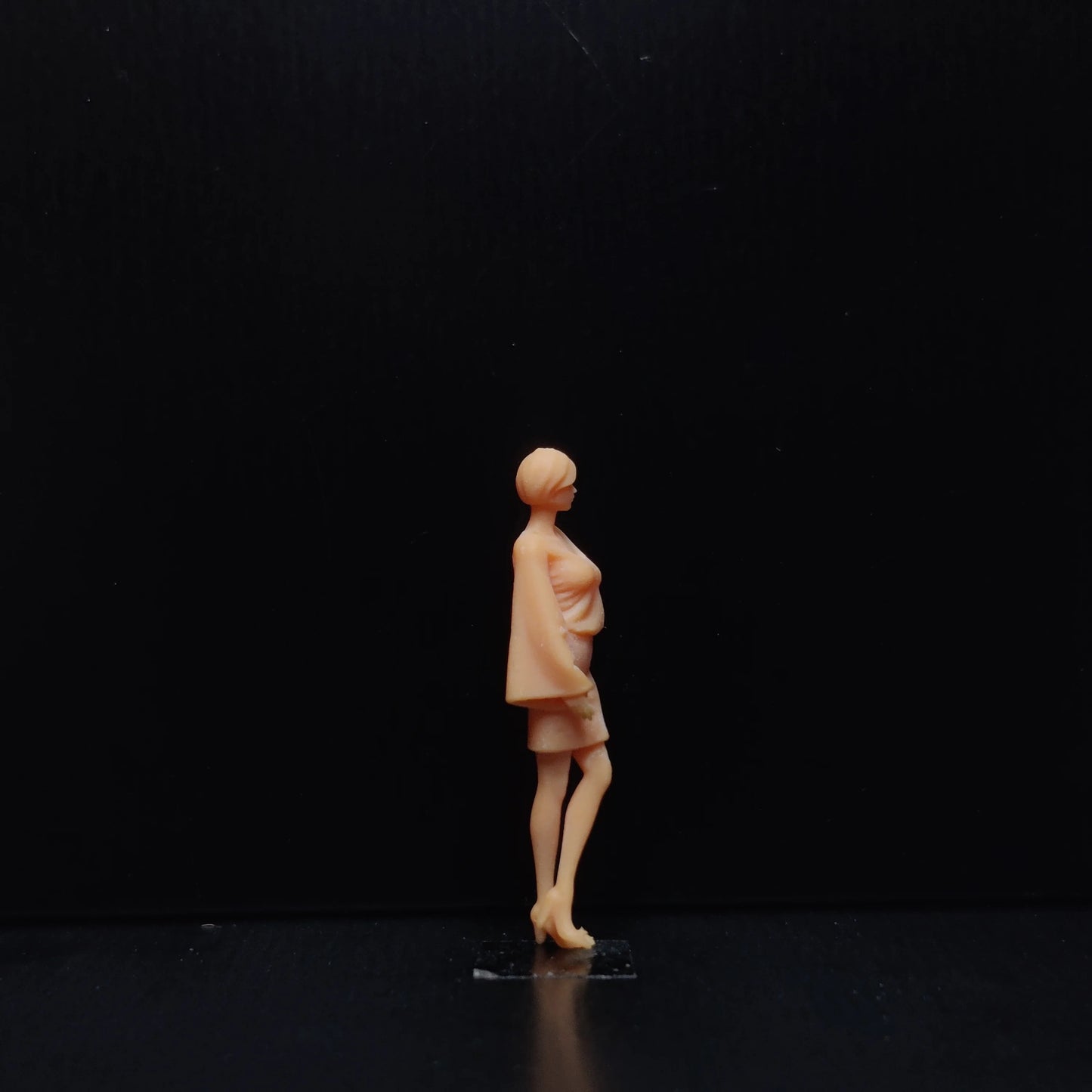 1/64 1/43 Scale Model Resin Short Haired BeautyUncolored Miniature Diorama Hand-painted S018