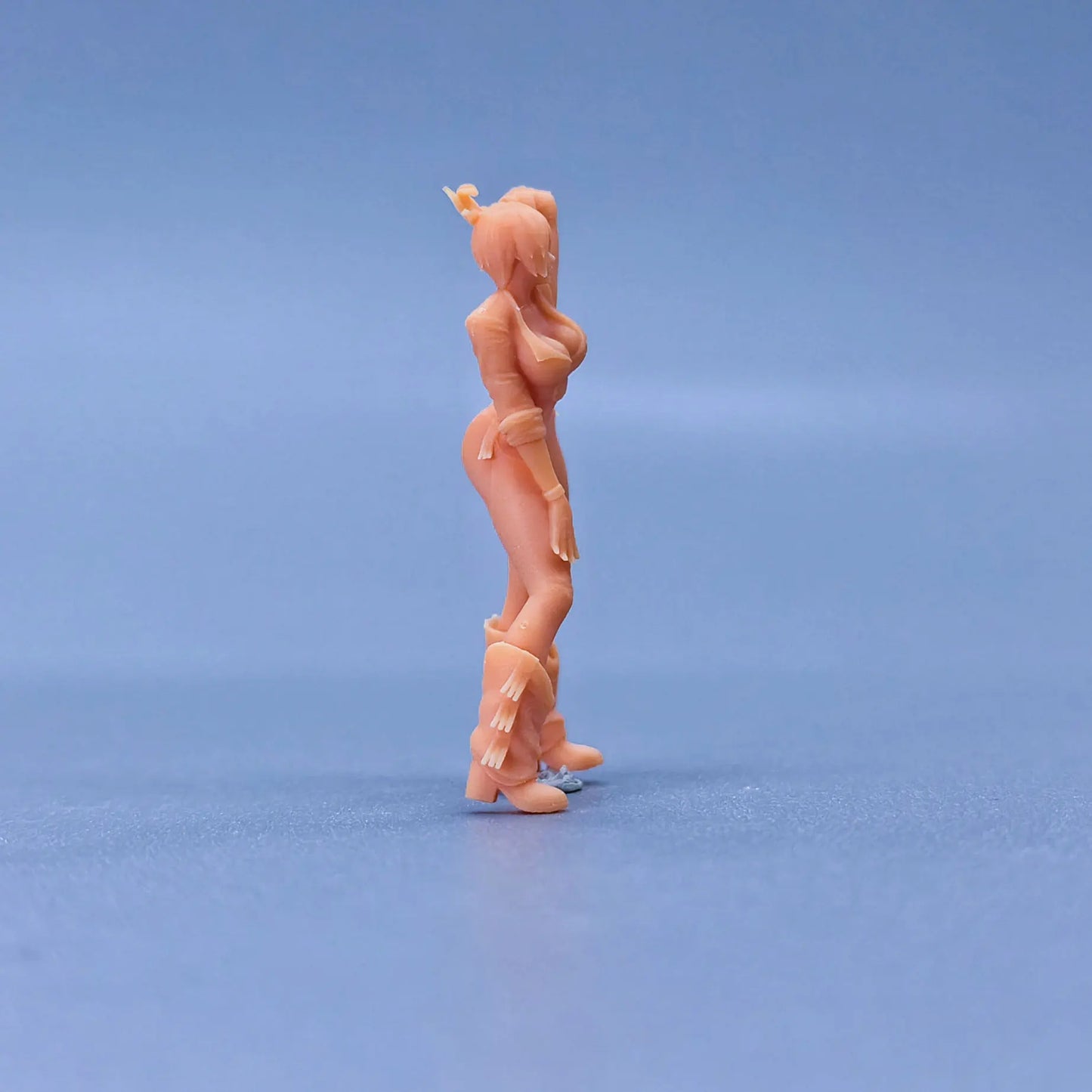 1/64 1/43 Figurines Scale Model Resin Latin Woman with Short Hair Uncolored Miniatures Diorama Hand-painted S340