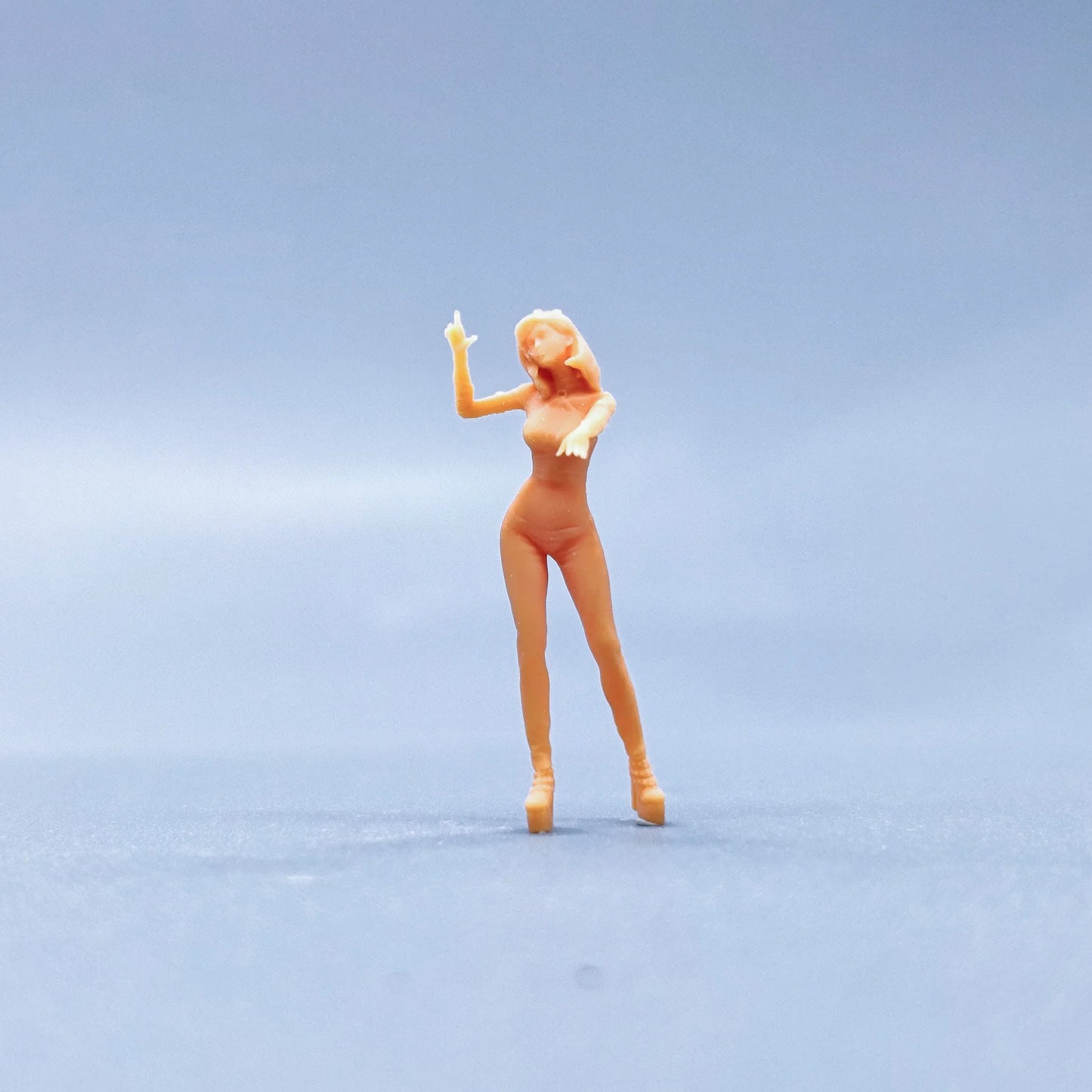 1/64 1/43 Figurines Scale Model Resin Sexy Standing Girl with A Belly Pocket Uncolored Miniatures Diorama Hand-painted S411 S412