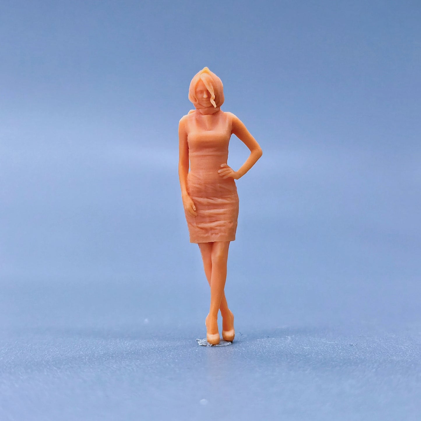 1/64 1/43 Figurines Scale Model Resin Women In Short Skirts Uncolored Miniatures Diorama Hand-painted  L133