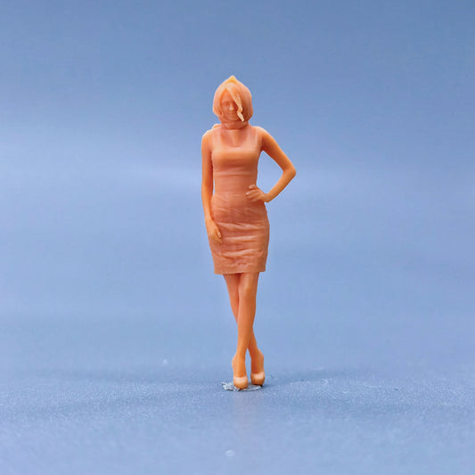 1/64 1/43 Figurines Scale Model Resin Women In Short Skirts Uncolored Miniatures Diorama Hand-painted  L133