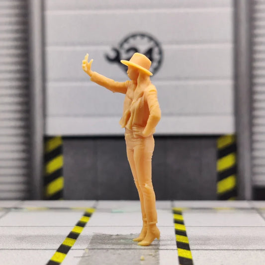 1/64 1/43 Scale Model Resin Tudu Hat Selfie (female)Uncolored Miniature Diorama Hand-painted S916