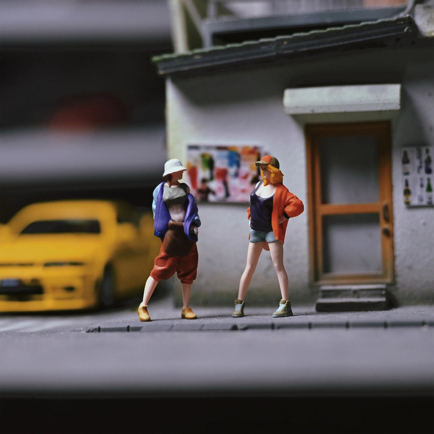EHC Model Diorama 1/64 Scale Figurines Model Street Photography of Trendy Girl Collection Miniature Hand-painted