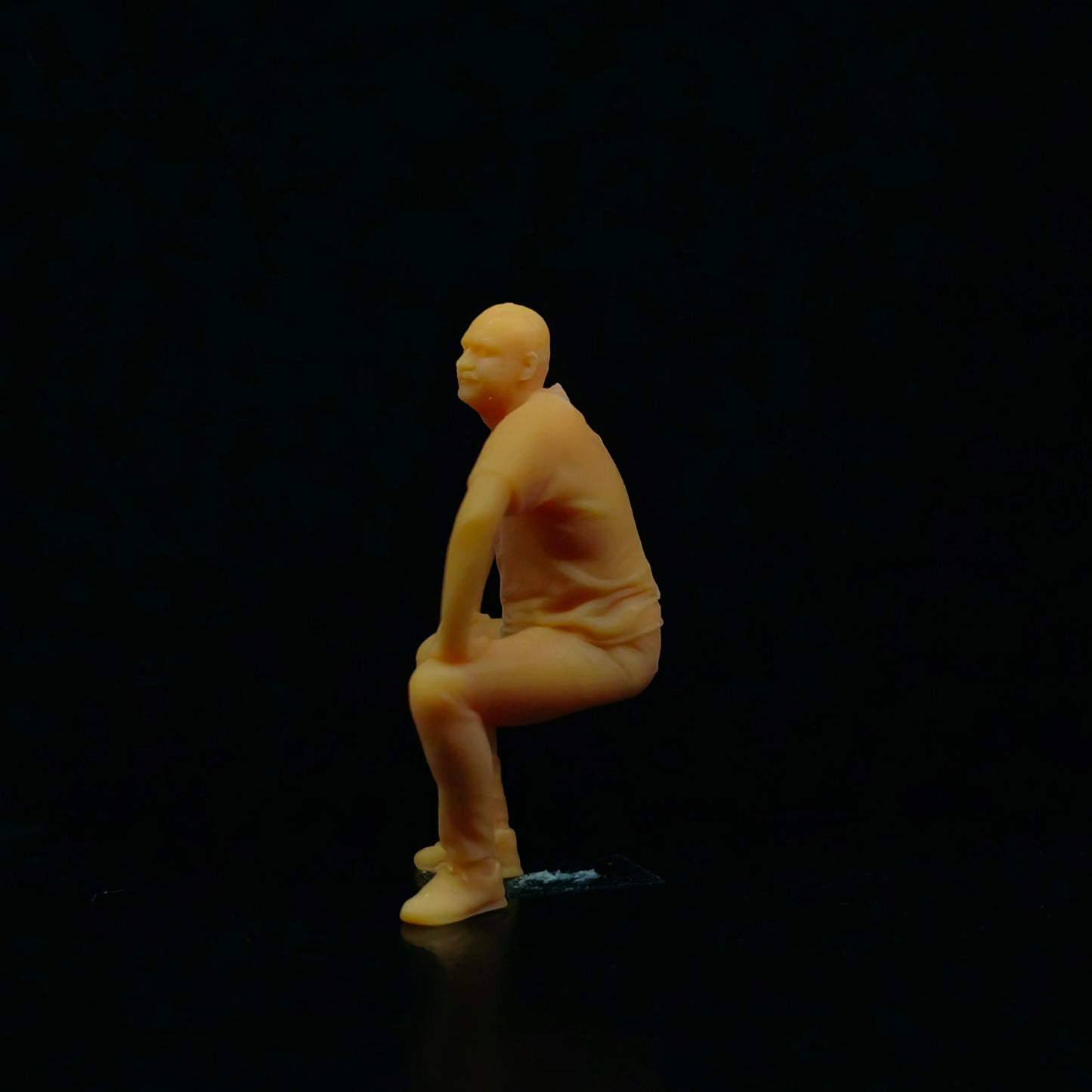 1/64 1/43 Scale Model Resin Bald Seated ManUncolored Miniature Diorama Hand-painted T223