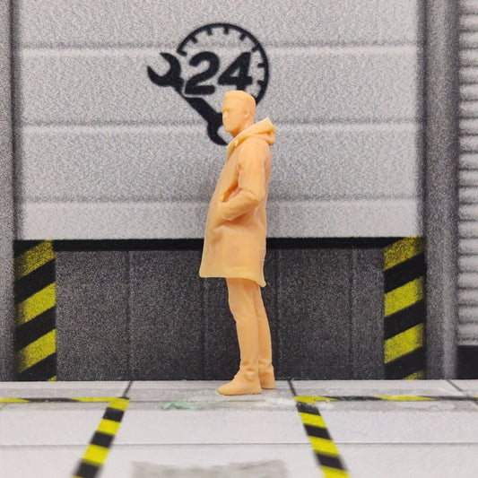 1/64 1/43 Scale Model Resin A Man Waiting for A CoatUncolored Miniature Diorama Hand-painted T132