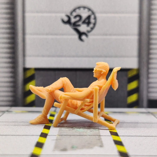 1/64 1/43 Scale Model Resin The Man of The Beach Chair Cannot Be SeparatedUncolored Miniature Diorama Hand-painted S804