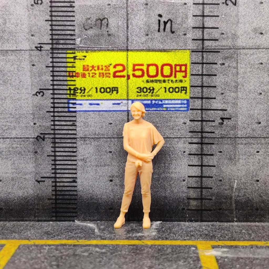 1/64 1/43 Scale Model Resin Short Hair, Fashionable and Smiling BeautyUncolored Miniature Diorama Hand-painted S620