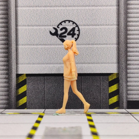 1/64 1/43 Scale Model Resin Oversize Walking Girl In Hip Wrap Sweater Uncolored Miniature Diorama Hand-painted S930