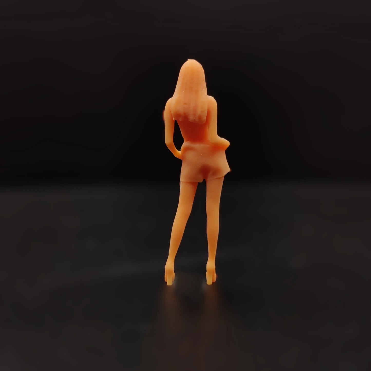 1/64 1/43 Figurines Scale Model Resin Female Model with Slender Long Legs Uncolored Miniatures Diorama Hand-painted T816