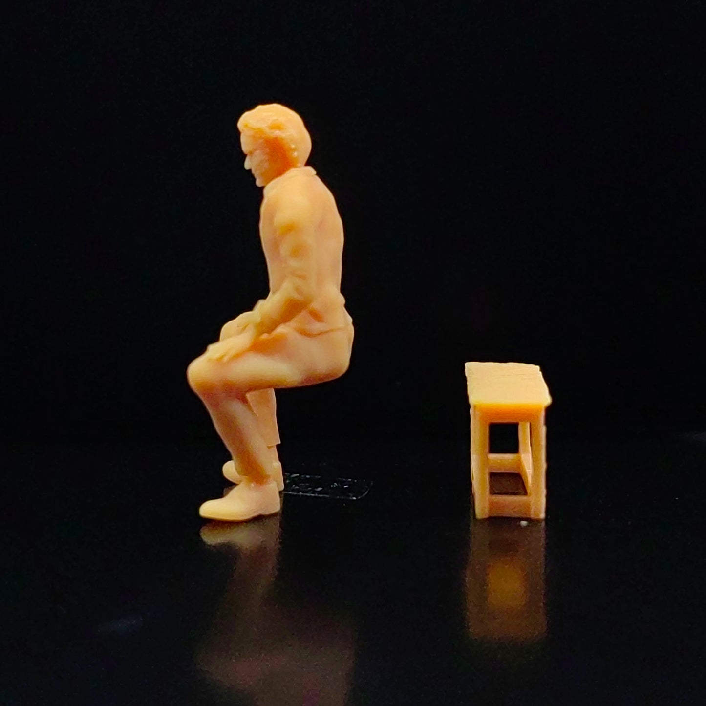 1/64 1/43 Scale Model Resin Sitting Clown+chair. Male Uncolored Miniature Diorama Hand-painted T418