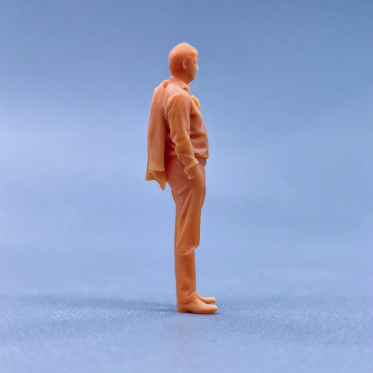 1/64 1/43 Figurines Scale Model Resin A Man with A Coat on His Shoulder Uncolored Miniatures Diorama Hand-painted  L235