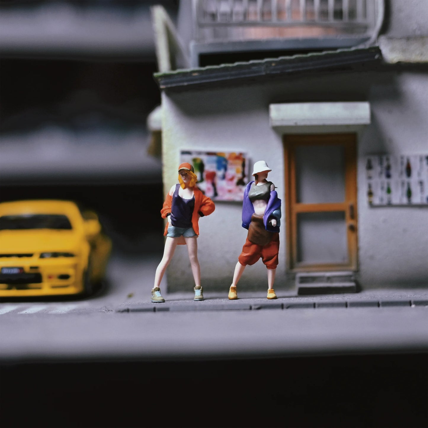 EHC Model Diorama 1/64 Scale Figurines Model Street Photography of Trendy Girl Collection Miniature Hand-painted