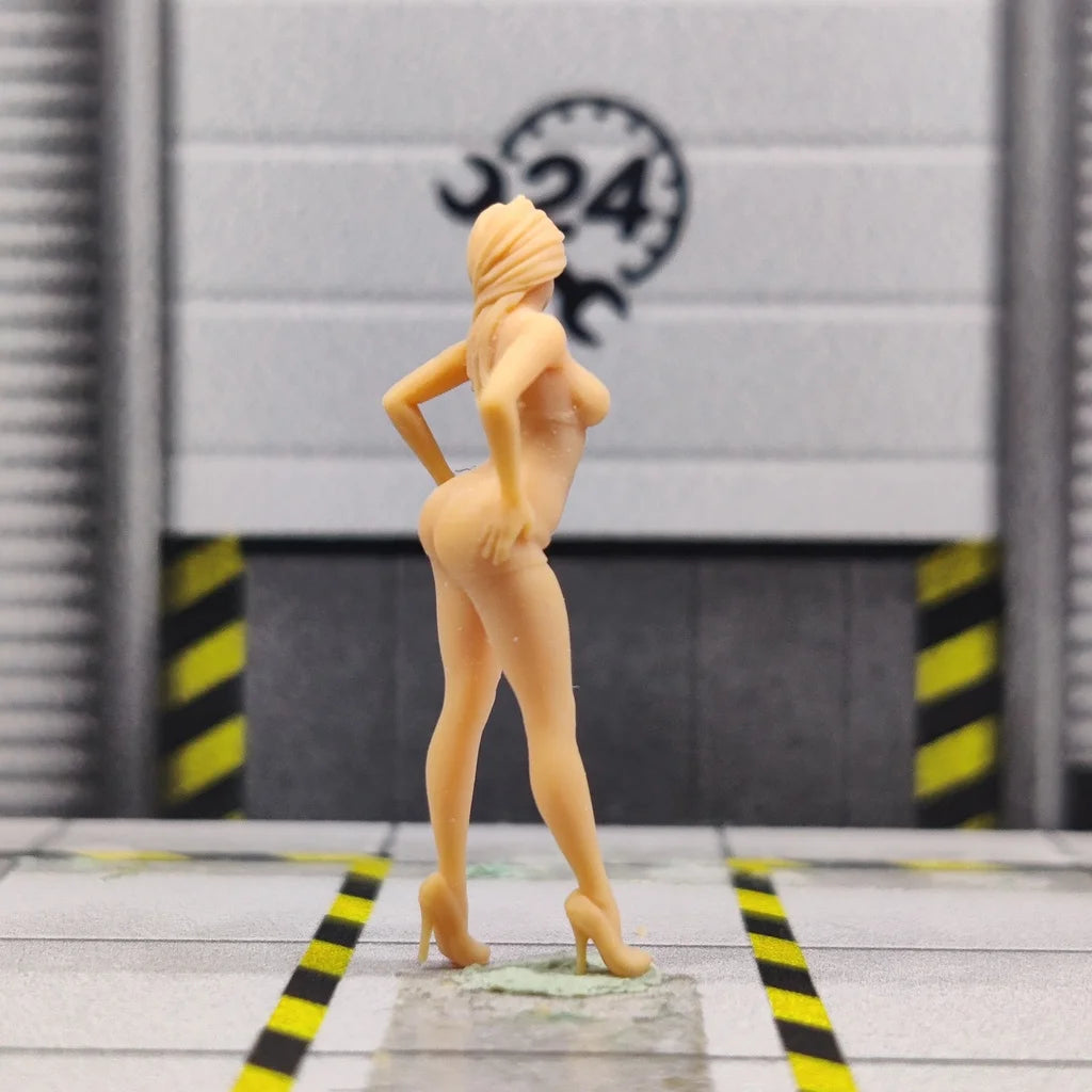 1/64 1/43 Scale Model ResinHip Lifting Sexy WomanUncolored Miniature Diorama Hand-painted T218