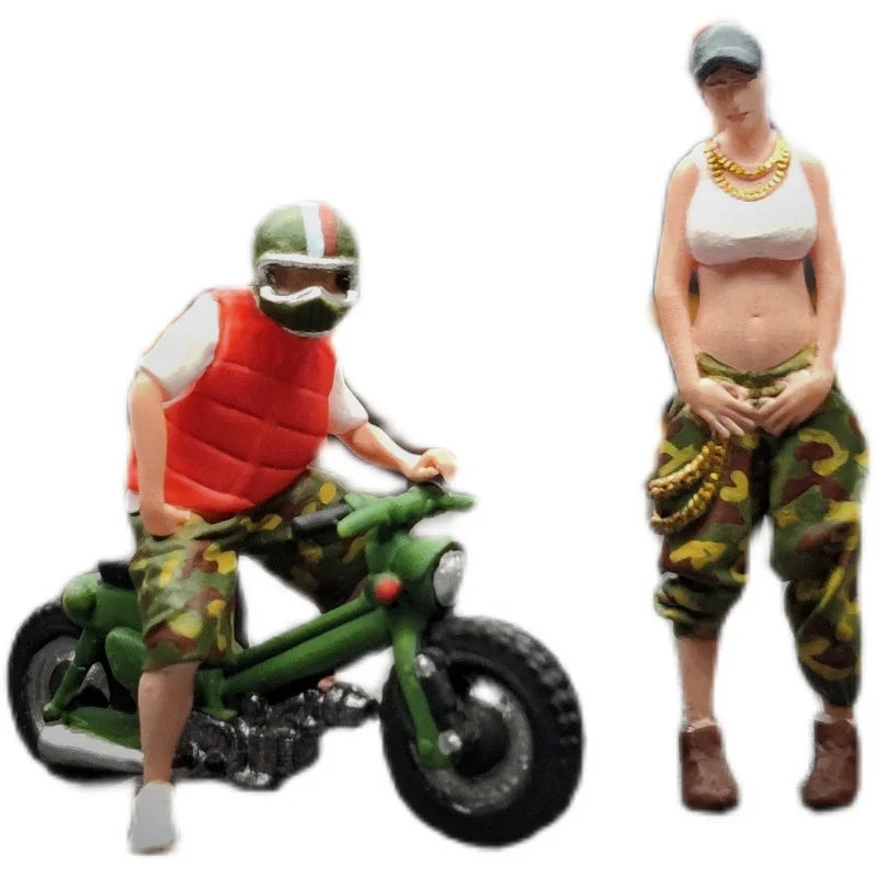 WT Minifactory Diorama 1/64 Scale Figurines Model 1 Male 1 Female 1 Small Motorcycle Collection Miniature Hand-painted