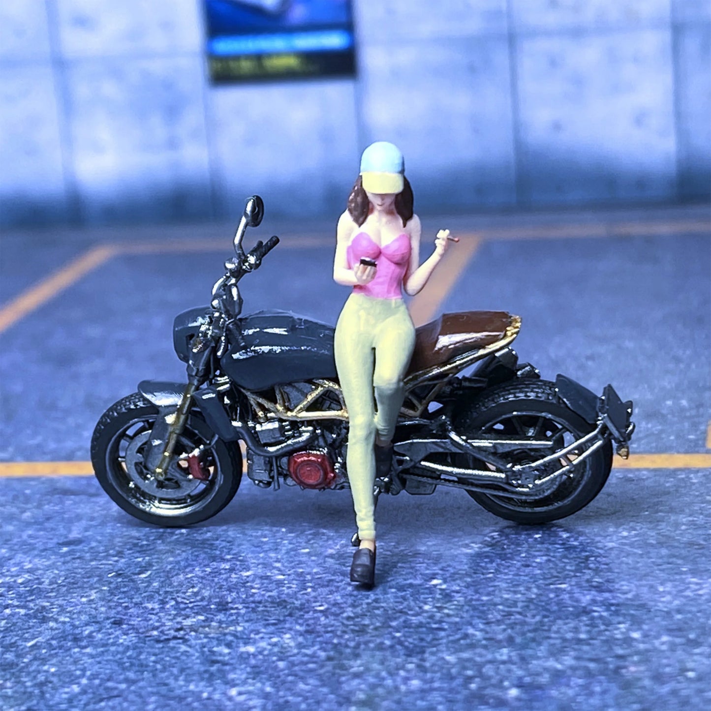 EHC Model 1/64 Scale Mini Figures Diorama Moto Indian FTR 1200S & Reclining Cap Gril Collection Miniatures