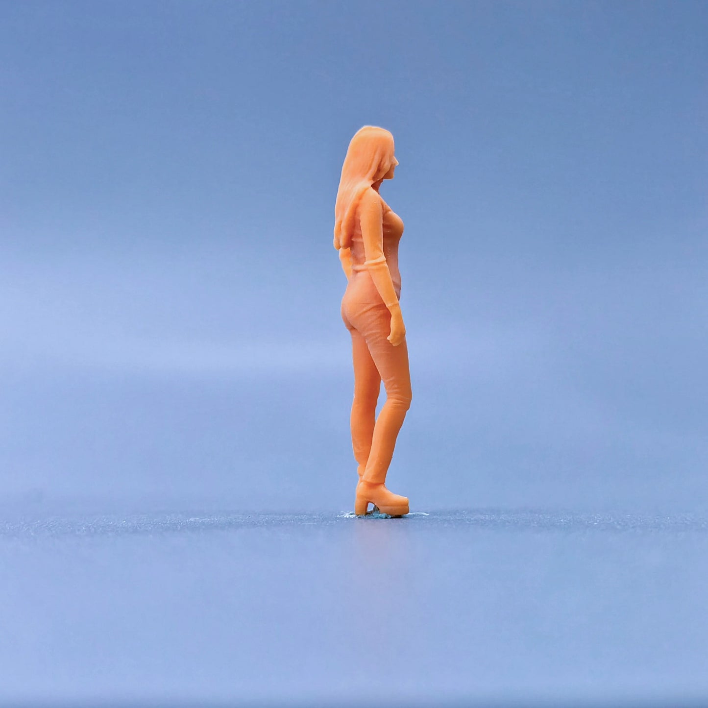 1/64 1/43 Figurines Scale Model Resin Standing Girl Uncolored Miniatures Diorama Hand-painted  L116