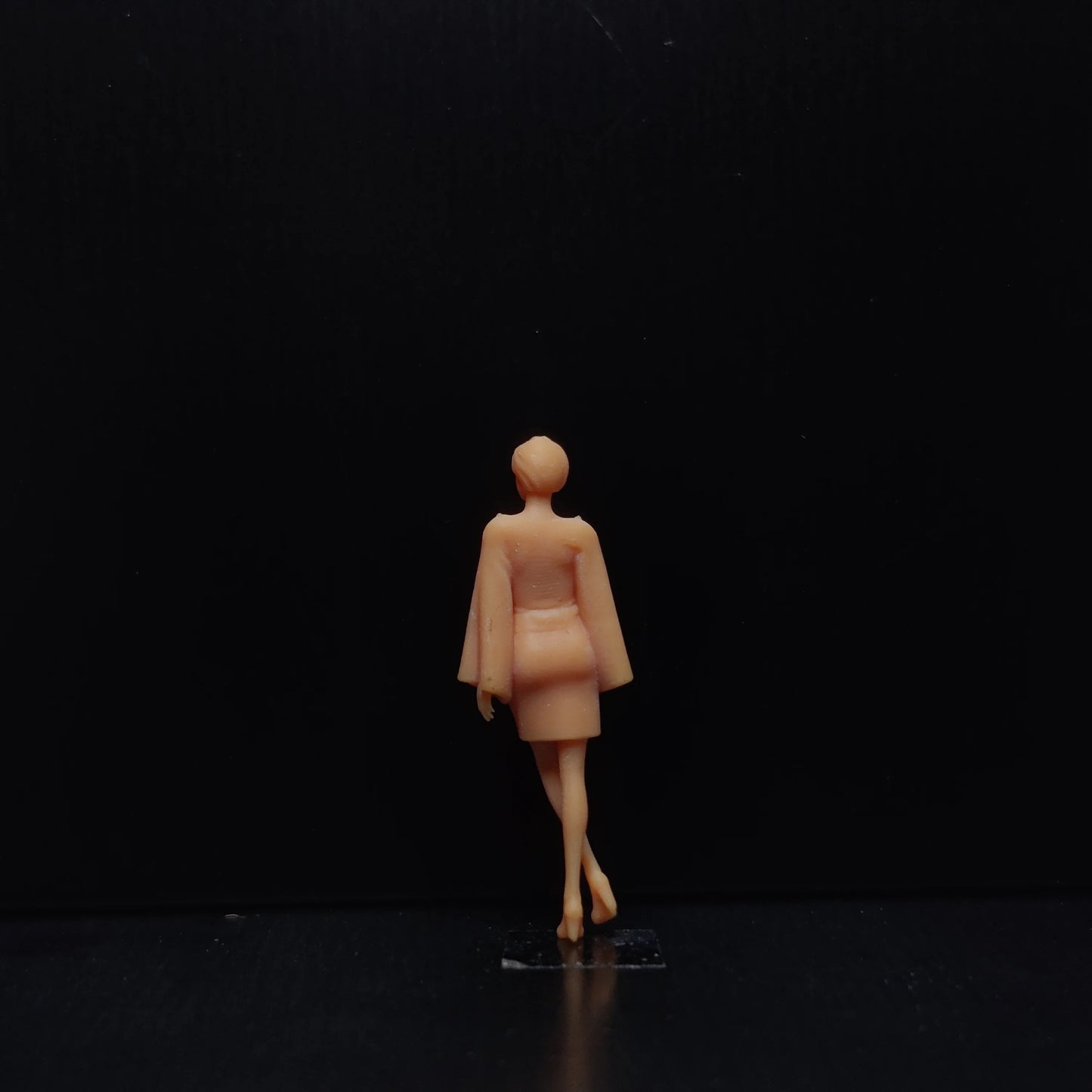 1/64 1/43 Scale Model Resin Short Haired BeautyUncolored Miniature Diorama Hand-painted S018