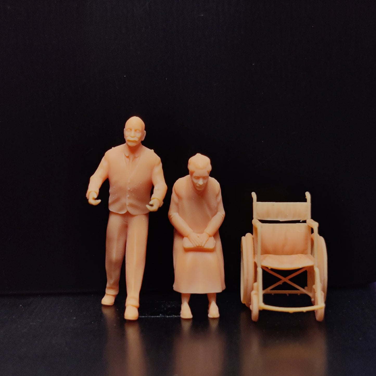 1/64 1/43 Scale Model Resin Grandpa Pushed GrandmaUncolored Miniature Diorama Hand-painted T525