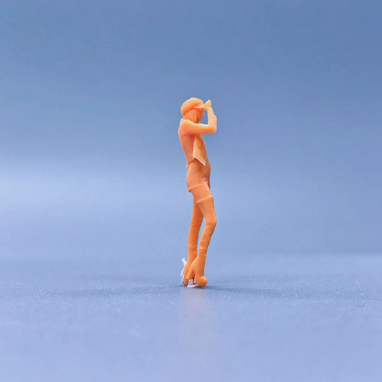 1/64 1/43 Scale Model Resin High Heeled Woman with A HatUncolored Miniature Diorama Hand-painted S127