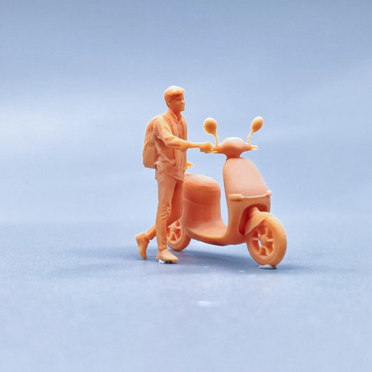 1/64 1/43 Figurines Scale Model Resin Boys Pushing Motorcycles and Trolleys Uncolored Miniatures Diorama Hand-painted S647 S648