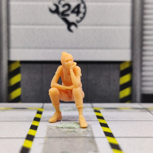 1/64 1/43 Scale Model Resin Sitting Thinking FemaleUncolored Miniature Diorama Hand-painted T213