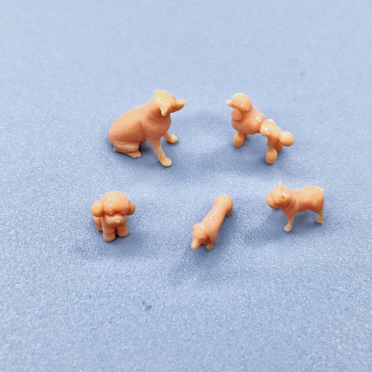 1/64 1/43 Figurines Scale Model Resin Labrador Teddy Dachshund Uncolored Miniatures Diorama Hand-painted S040