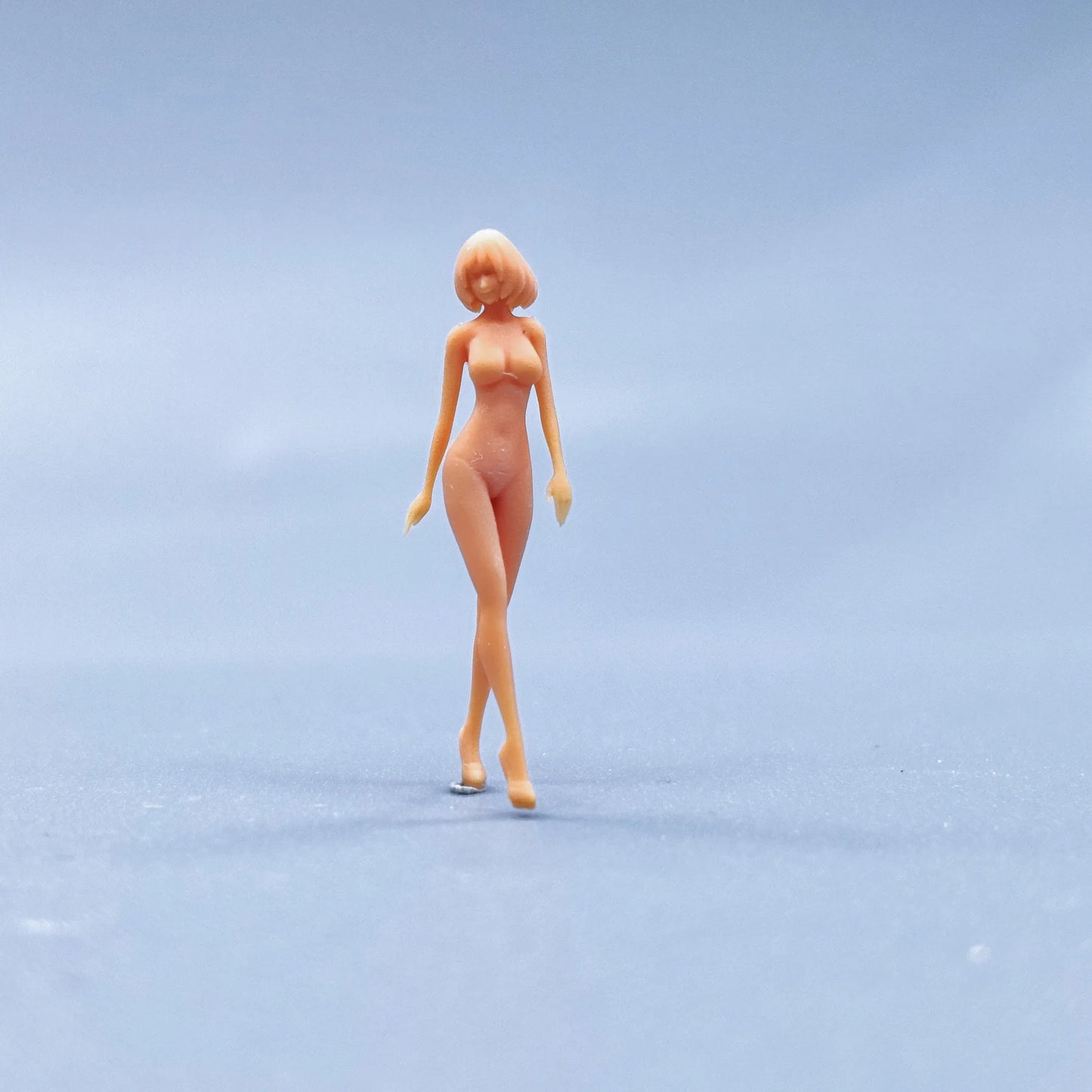 1/64 1/43 Figurines Scale Model Resin Sitting Bikini Short Hair Girl Uncolored Miniatures Diorama Hand-painted S745