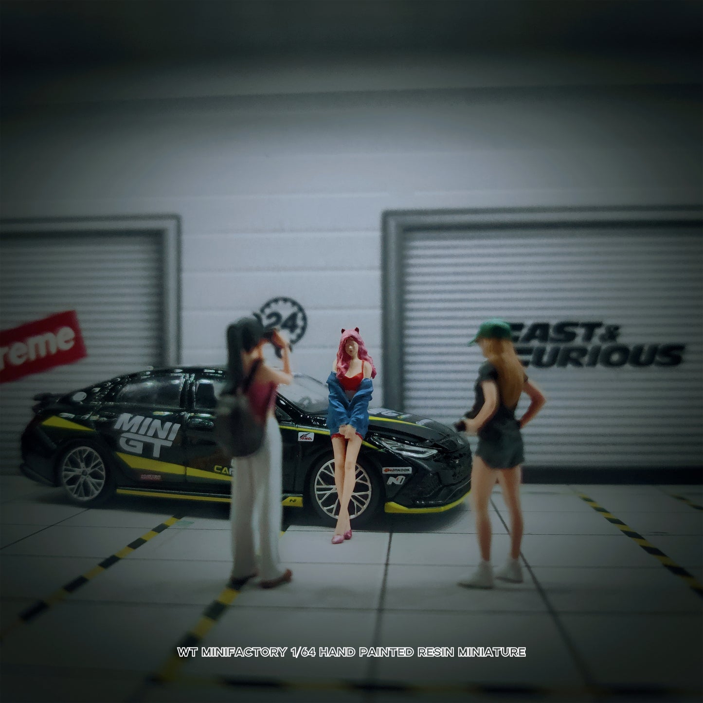 WT Minifactory 1/64 Scale Figurines Model Garage Photo Shoot Trio Collection Miniature Hand-painted