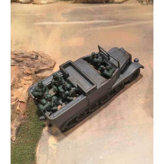 1/64 Sdkfz.11 Half Track Troop Carrier Contains 6 Figures